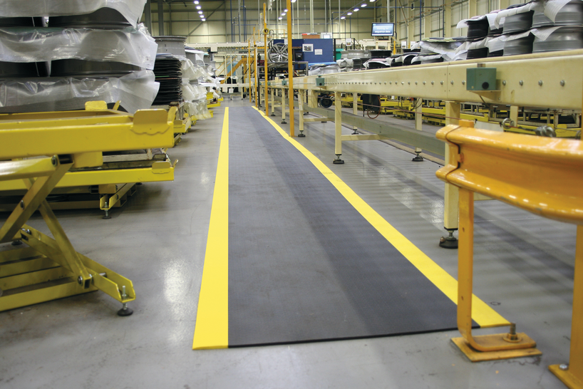 The industrial anti-fatigue mat, for operators comfort, health, and productivity